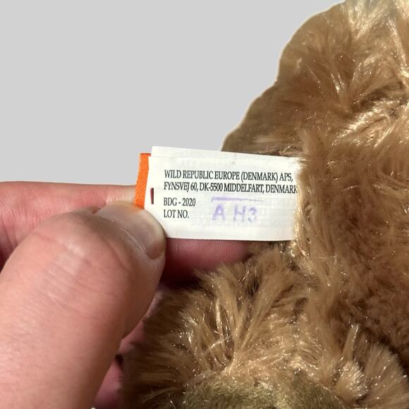WWF Adoption Plush Stuffed Animal 10" x 5" Brown NWT 2018 - Picture 7 of 9